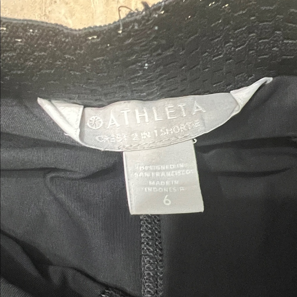 Athleta Black 2-in-1 Shortie Sz 6 - Picture 2 of 3
